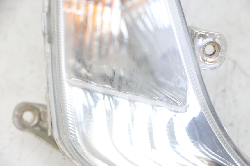 photo de FANALE ANTERIORE SYM FIDDLE 2 50 (2008 - 2013) - Dettagli dei punti di fissaggio