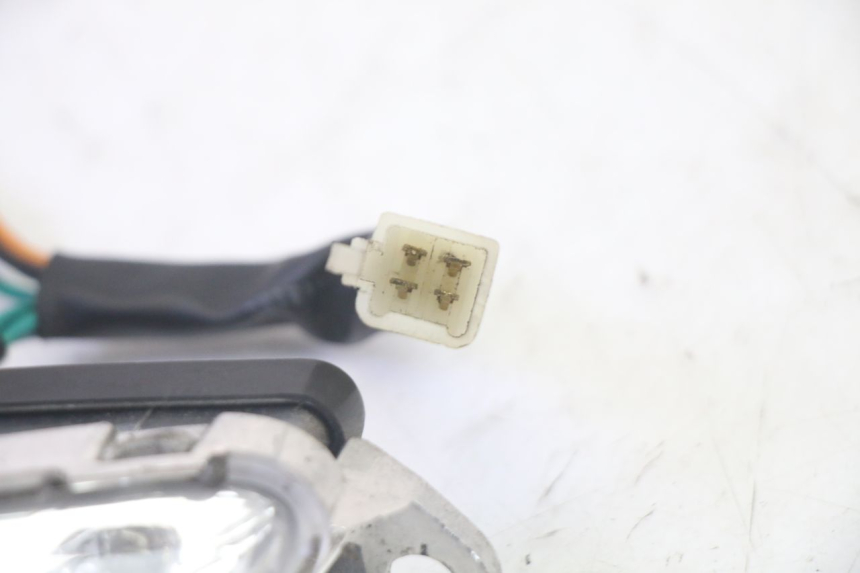 photo de FANALE ANTERIORE SYM FIDDLE 3 III 125 (2014 - 2020) - Dettagli dei punti di fissaggio