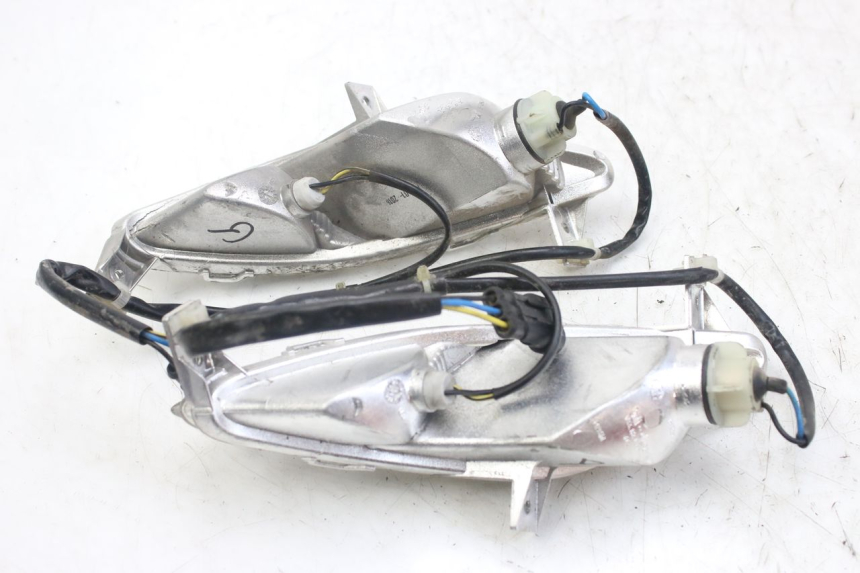 photo de FANALE ANTERIORE PIAGGIO FLY 4T 50 (2013 - 2017) - Zoom sullo stato d'uso