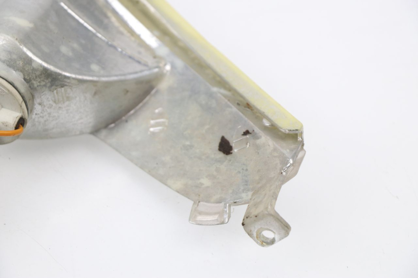 photo de FANALE ANTERIORE REVATTO FUTURA GT 125 (2006 - 2008) - Dettagli dei punti di fissaggio