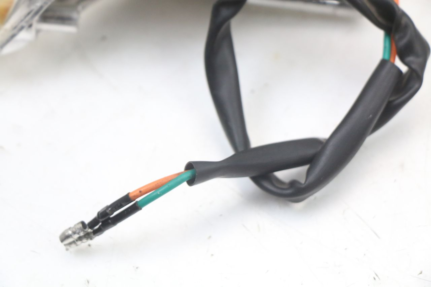 photo de CLIGNOTANTE ANTERIORE SINISTRA KYMCO AGILITY 4T 50 (2018 - 2022) - Dettagli dei punti di fissaggio