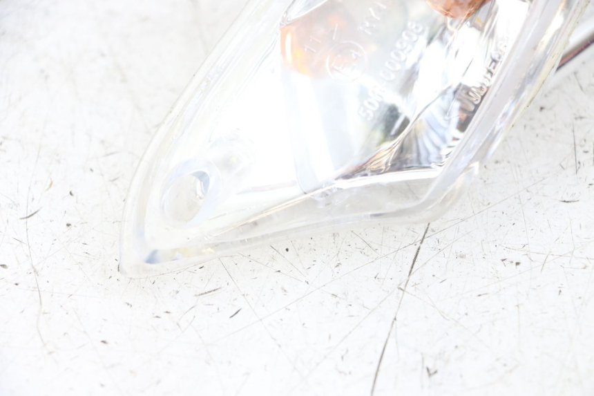 photo de CLIGNOTANTE ANTERIORE SINISTRA KYMCO AGILITY 4T 50 (2018 - 2022) - Stato della superficie e materiale