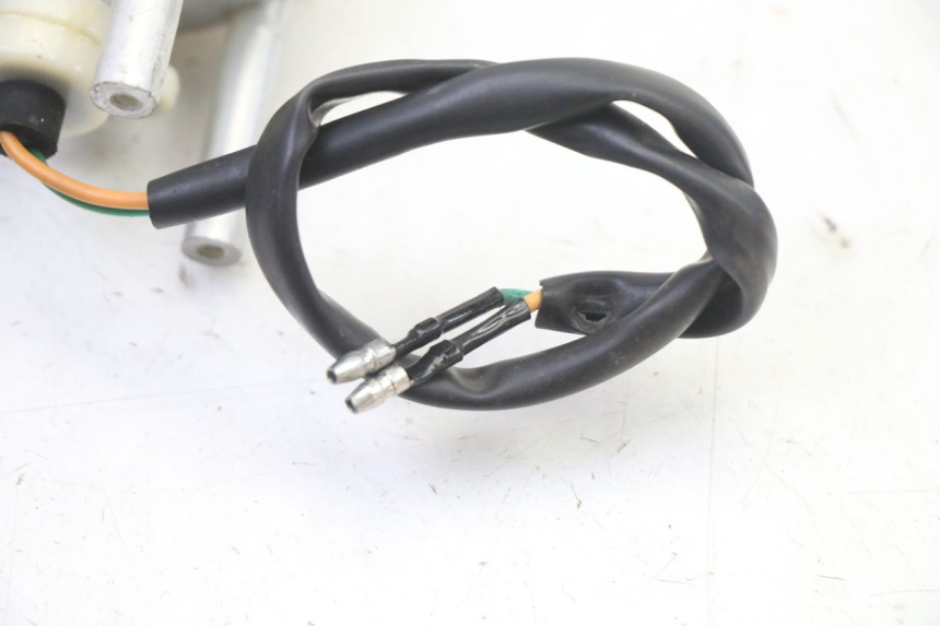 photo de CLIGNOTANTE ANTERIORE SINISTRA KYMCO AGILITY 4T 50 (2005 - 2018) - Primo piano tecnico