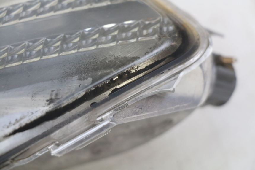 photo de CLIGNOTANTE ANTERIORE SINISTRA APRILIA ATLANTIC 500 (2002 - 2003) - Zoom sullo stato d'uso