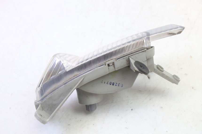 photo de CLIGNOTANTE ANTERIORE SINISTRA SUZUKI BURGMAN 125 (2007 - 2014) - Dettagli dei punti di fissaggio