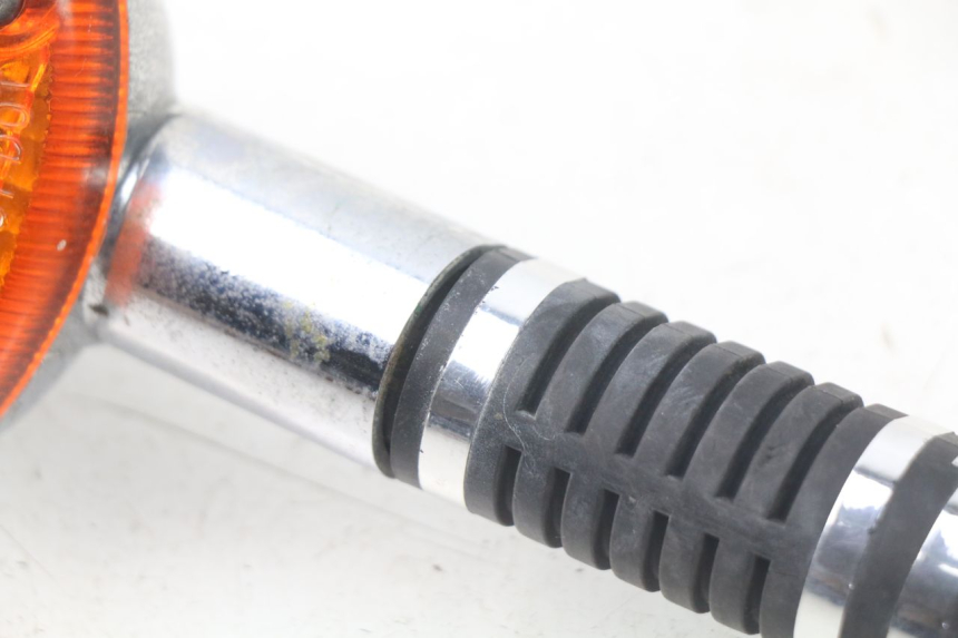 photo de CLIGNOTANTE ANTERIORE SINISTRA HONDA CA REBEL 125 (1995 - 2001) - Primo piano tecnico