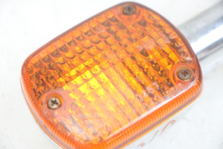 photo de CLIGNOTANTE ANTERIORE SINISTRA HONDA CA REBEL 125 (1995 - 2001) - Dettagli dei punti di fissaggio