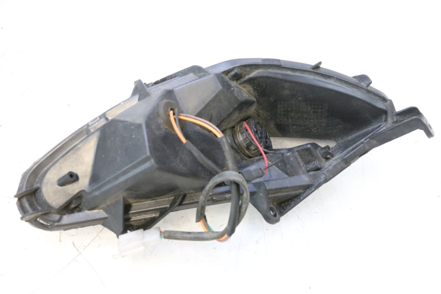 photo de CLIGNOTANTE ANTERIORE SINISTRA JM MOTORS EVOLIS 4T 50 (2018 - 2022) - Stato della superficie e materiale