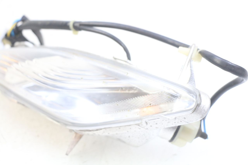 photo de CLIGNOTANTE ANTERIORE SINISTRA PIAGGIO FLY 4T 50 (2013 - 2017) - Zoom sullo stato d'uso