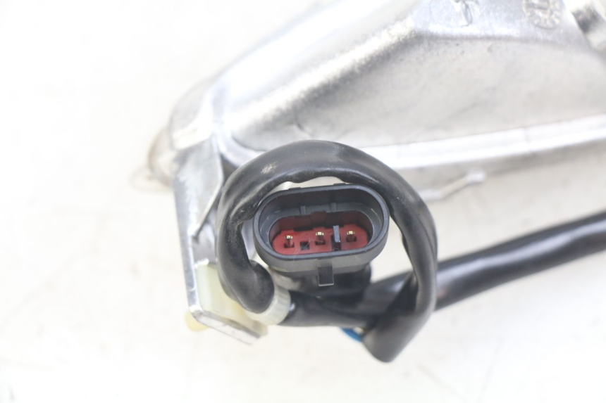 photo de CLIGNOTANTE ANTERIORE SINISTRA PIAGGIO FLY 4T 50 (2013 - 2017) - Altra angolazione