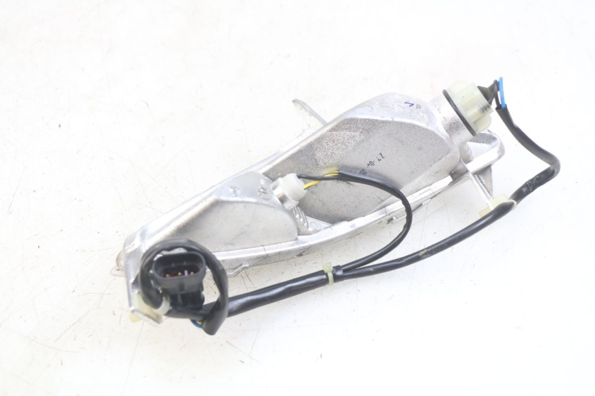 photo de CLIGNOTANTE ANTERIORE SINISTRA PIAGGIO FLY 4T 50 (2013 - 2017) - Primo piano tecnico