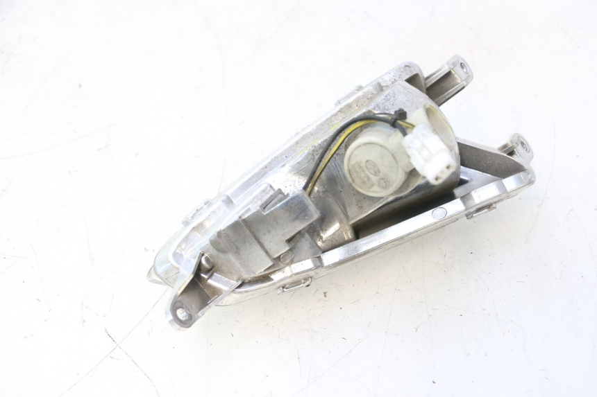 photo de CLIGNOTANTE ANTERIORE SINISTRA PIAGGIO LIBERTY IGET 4T 50 (2015 - 2020) - Dettagli dei punti di fissaggio