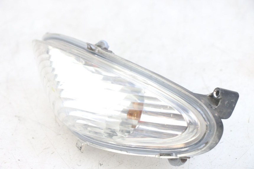 photo de CLIGNOTANTE ANTERIORE SINISTRA YAMAHA NEOS NEO'S 4T 50 (2008 - 2016) - Dettagli dei punti di fissaggio