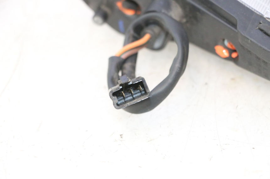 photo de FRECCE SINISTRO ANTERIORE KYMCO LIKE 4T 50 (2019 - 2025) - Dettagli dei punti di fissaggio