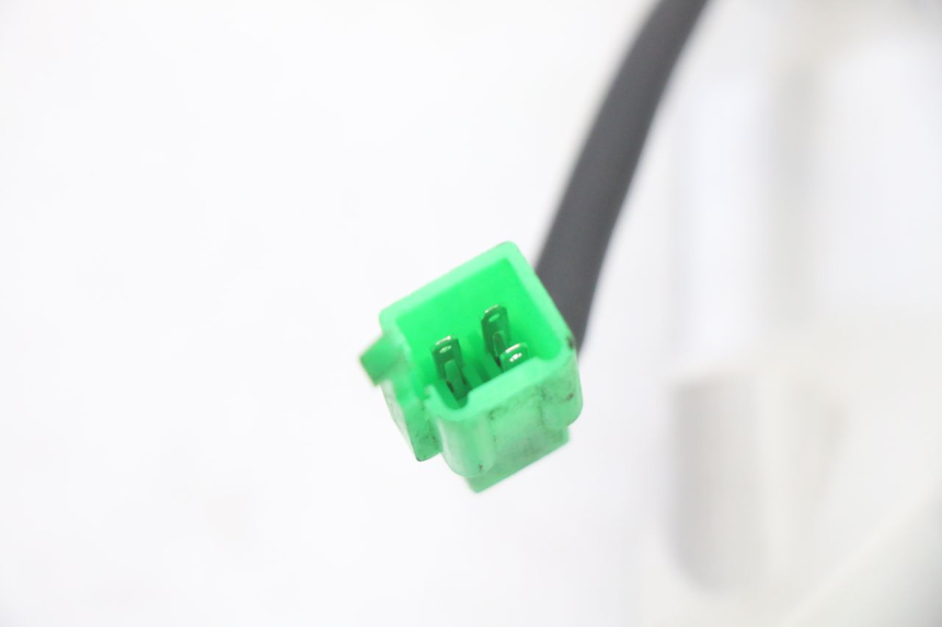 photo de FRECCE SINISTRO ANTERIORE PEUGEOT TWEET 4T 50 (2023 - 2025) - Stato della superficie e materiale