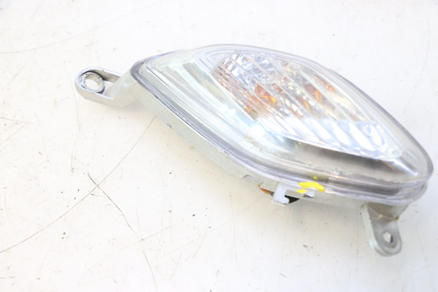 photo de FANALE ANTERIORE SINISTRO JM MOTORS SANTANA 50 (2014 - 2023) - Dettagli dei punti di fissaggio