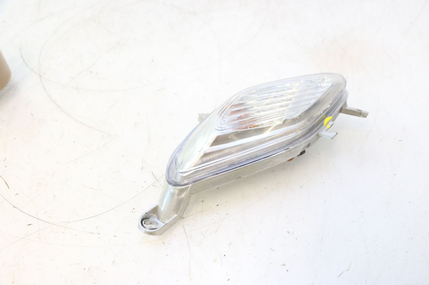 photo de FANALE ANTERIORE SINISTRO JM MOTORS SANTANA 50 (2014 - 2023) - Stato della superficie e materiale