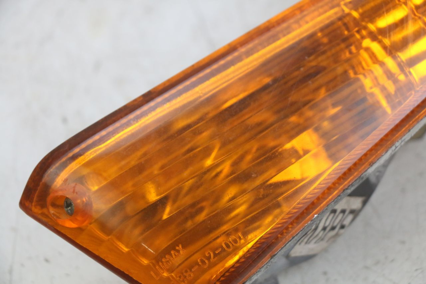 photo de CLIGNOTANTE ANTERIORE SINISTRA HONDA SCV LEAD 100 (2003 - 2007) - Zoom sullo stato d'uso