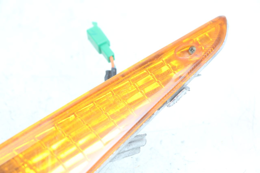 photo de CLIGNOTANTE ANTERIORE SINISTRA HONDA SCV LEAD 100 (2003 - 2007) - Altra angolazione