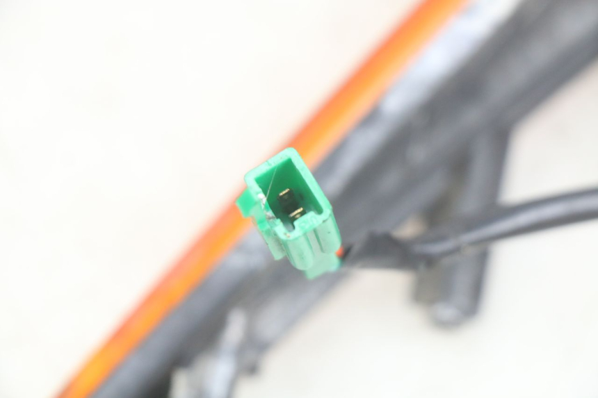 photo de CLIGNOTANTE ANTERIORE SINISTRA HONDA SCV LEAD 100 (2003 - 2007) - Stato della superficie e materiale