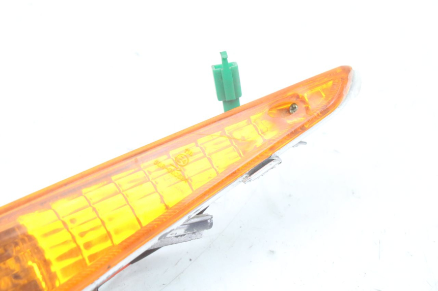 photo de CLIGNOTANTE ANTERIORE SINISTRA HONDA SCV LEAD 100 (2003 - 2007) - Zoom sullo stato d'uso