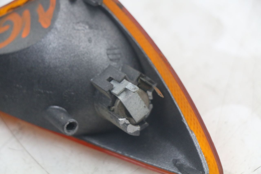 photo de CLIGNOTANTE ANTERIORE SINISTRA PEUGEOT SPEEDFIGHT 100 (1997 - 2007) - Dettagli dei punti di fissaggio