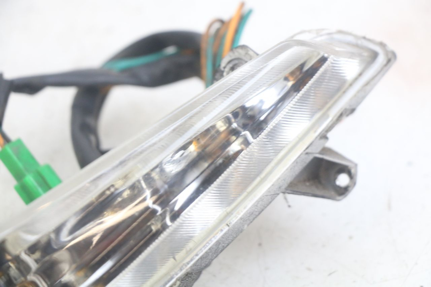 photo de CLIGNOTANTE ANTERIORE SINISTRA PEUGEOT TWEET 4T 50 (2010 - 2014) - Zoom sullo stato d'uso