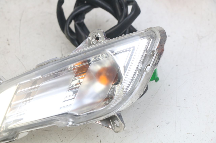 photo de CLIGNOTANTE ANTERIORE SINISTRA PEUGEOT TWEET 4T 50 (2018 - 2022) - Zoom sullo stato d'uso