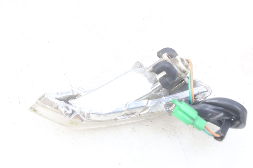 photo de CLIGNOTANTE ANTERIORE SINISTRA PEUGEOT TWEET 4T 50 (2018 - 2022) - Dettagli dei punti di fissaggio