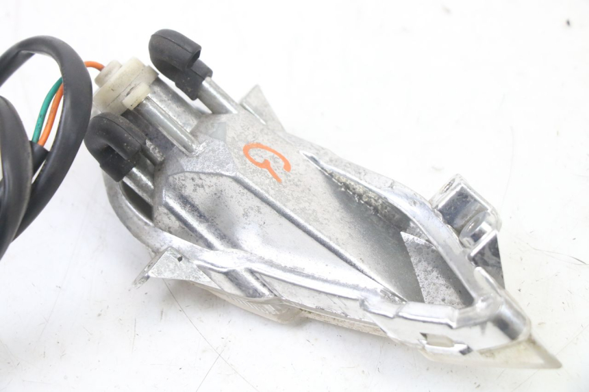 photo de FRECCE SINISTRO ANTERIORE PEUGEOT TWEET PRO CARGO 50 (2018 - 2022) - Dettagli dei punti di fissaggio