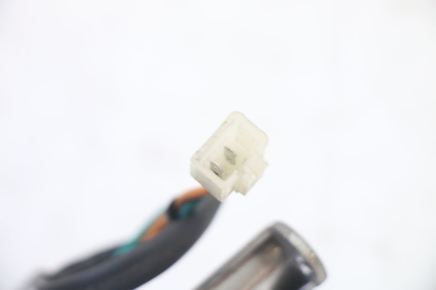 photo de CLIGNOTANTE ANTERIORE SINISTRA PEUGEOT V-CLIC VCLIC 50 (2007 - 2013) - Primo piano tecnico