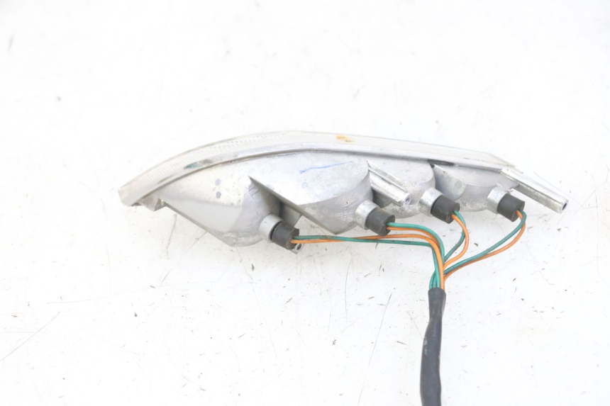 photo de CLIGNOTANTE ANTERIORE SINISTRA PEUGEOT VIVACITY NEW 4T 50 (2008 - 2017) - Zoom sullo stato d'uso