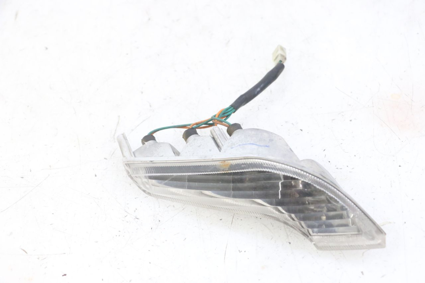 photo de CLIGNOTANTE ANTERIORE SINISTRA PEUGEOT VIVACITY NEW 4T 50 (2008 - 2017) - Altra angolazione