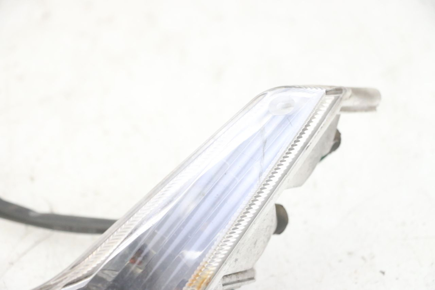 photo de CLIGNOTANTE ANTERIORE SINISTRA PEUGEOT VIVACITY NEW 4T 50 (2008 - 2017) - Dettagli dei punti di fissaggio