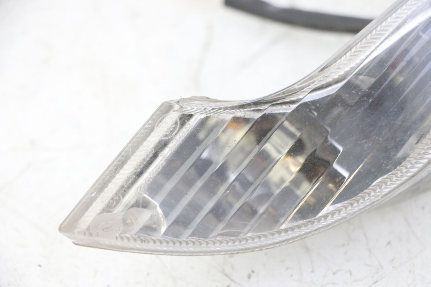 photo de CLIGNOTANTE ANTERIORE SINISTRA PEUGEOT VIVACITY NEW 4T 50 (2008 - 2017) - Stato della superficie e materiale