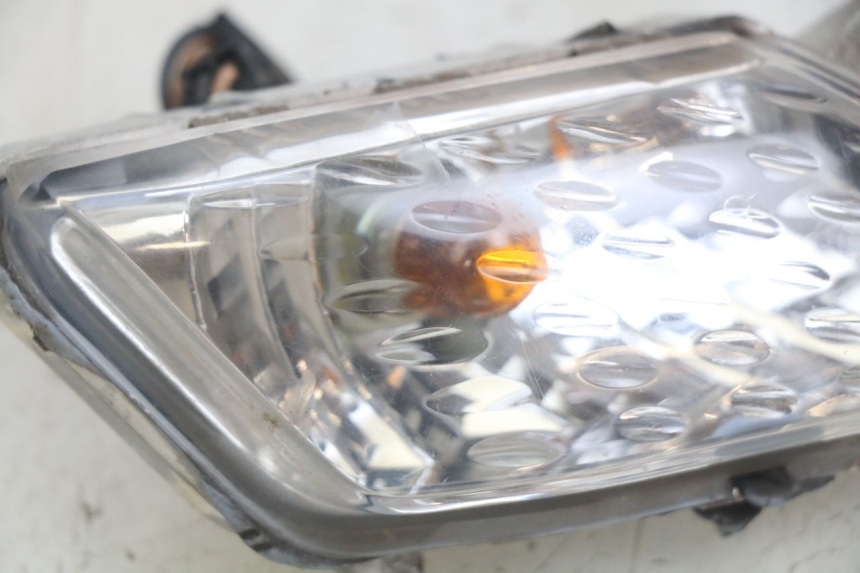 photo de CLIGNOTANTE ANTERIORE SINISTRA YAMAHA X-MAX XMAX 250 (2006 - 2009) - Zoom sullo stato d'uso