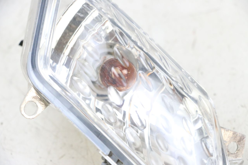 photo de CLIGNOTANTE ANTERIORE SINISTRA YAMAHA XMAX X-MAX 125 (2006 - 2009) - Dettagli dei punti di fissaggio