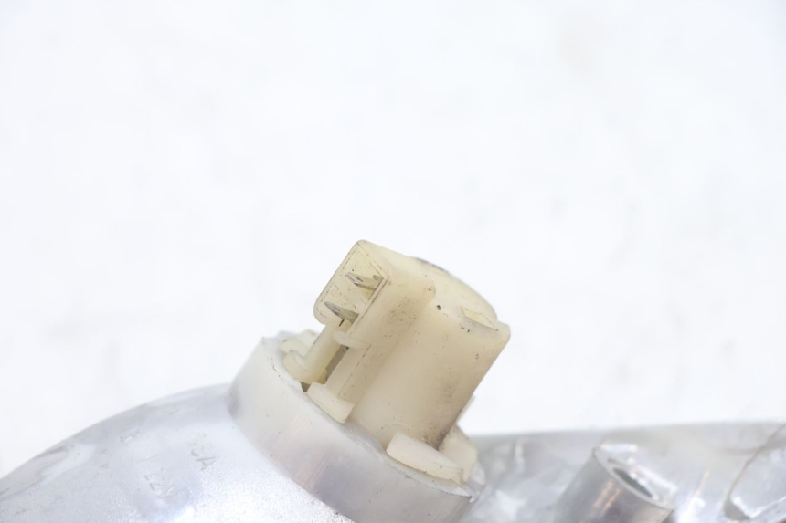 photo de CLIGNOTANTE ANTERIORE SINISTRA PIAGGIO ZIP 2T 50 (2009 - 2019) - Primo piano tecnico