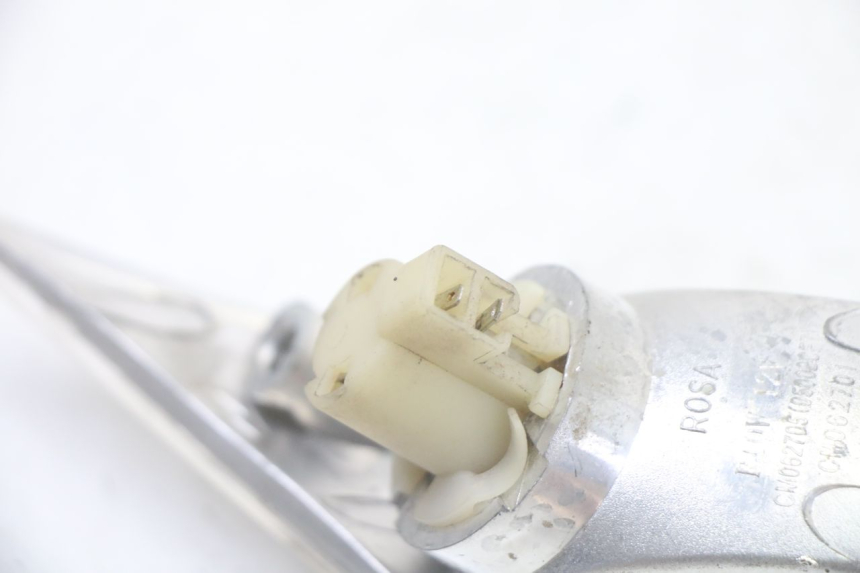 photo de CLIGNOTANTE ANTERIORE SINISTRA PIAGGIO ZIP 4T 50 (2018 - 2020) - Dettagli dei punti di fissaggio