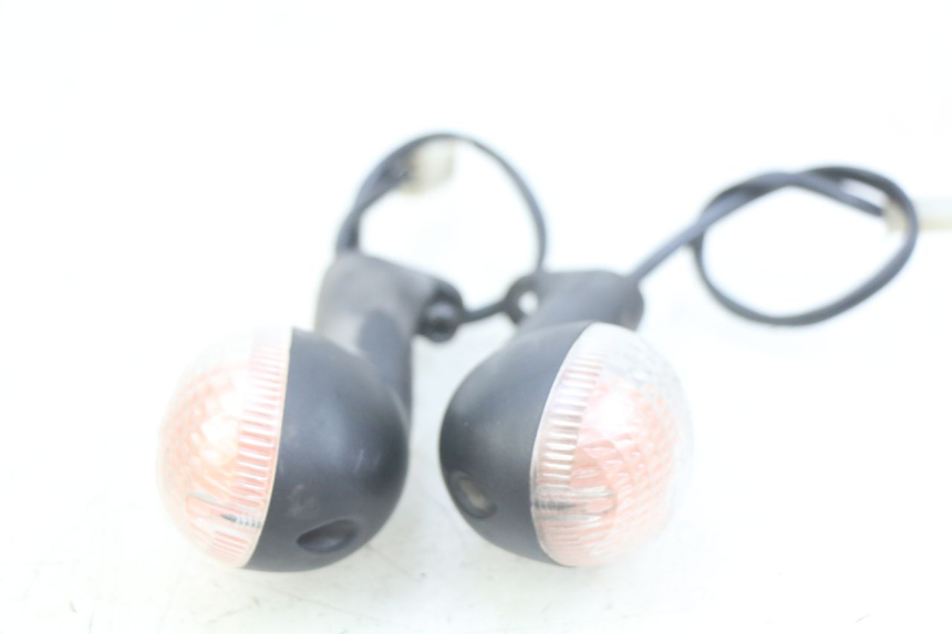 photo de FANALE ANTERIORE PEUGEOT LUDIX 50 (2008 - 2017) - Dettagli dei punti di fissaggio