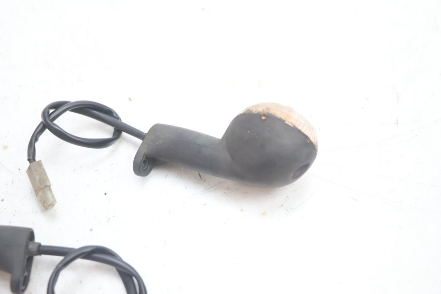 photo de FANALE ANTERIORE PEUGEOT LUDIX 50 (2005 - 2007) - Stato della superficie e materiale