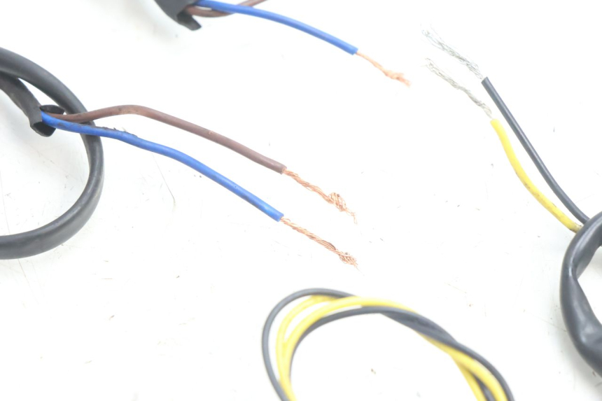 photo de FRECCE ANTERIORE PIAGGIO MP3 500 (2016 - 2018) - Altra vista dell'articolo