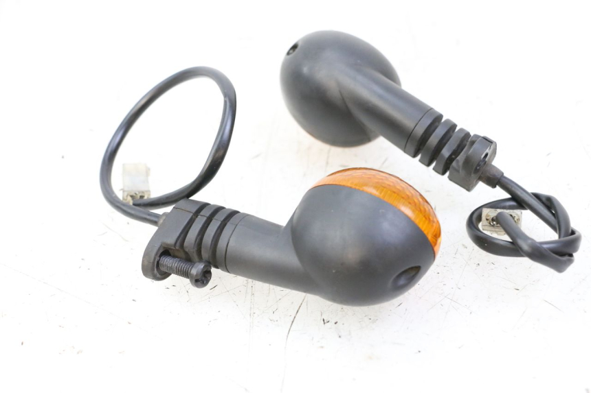 photo de FANALE ANTERIORE PEUGEOT LUDIX 50 (2008 - 2017) - Dettagli dei punti di fissaggio