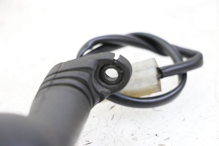 photo de FANALE ANTERIORE PEUGEOT LUDIX 50 (2008 - 2017) - Stato della superficie e materiale