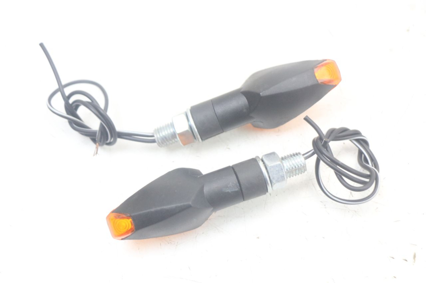 photo de FANALE ANTERIORE DERBI SENDA SM X-TREME 50 (2006 - 2010) - Stato della superficie e materiale