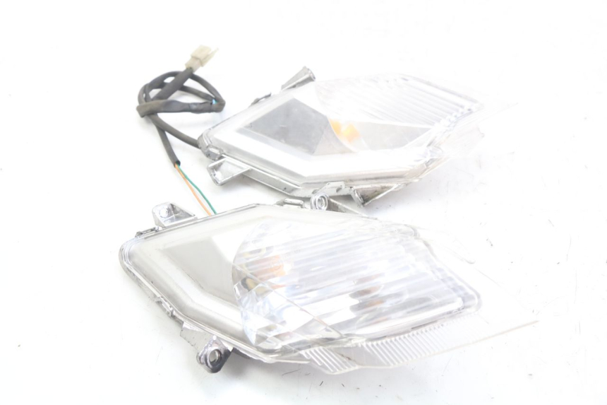 photo de FANALE ANTERIORE RAZZO STEED 125 (2012 - 2018) - Primo piano tecnico