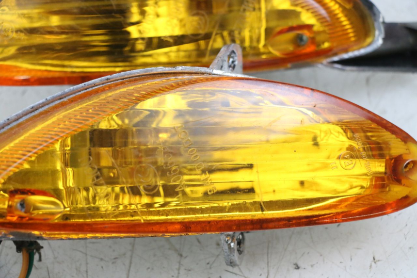 photo de FANALE ANTERIORE BAOTIAN TRAVEL SPIRIT 50 (2010 - 2012) - Zoom sullo stato d'uso