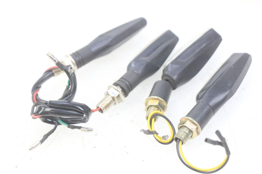 photo de CLIGNOTANTE ANTERIORE KEEWAY TX 50 (2008 - 2015) - Altra angolazione