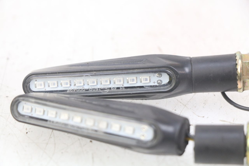 photo de CLIGNOTANTE ANTERIORE KEEWAY TX 50 (2008 - 2015) - Marcature e riferimenti originali