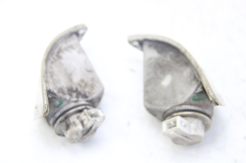 photo de FANALE ANTERIORE PIAGGIO VESPA S 2T 50 (2007 - 2014) - Dettagli dei punti di fissaggio